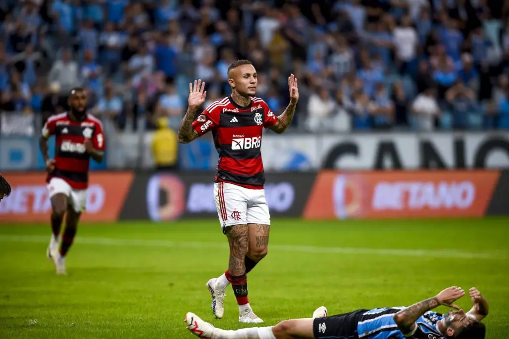 Palmeiras e Cruzeiro monitoram situação de Cebolinha